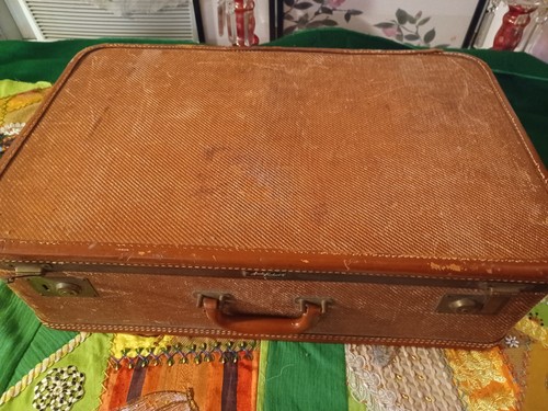 Amelia earhart suitcase x - amelia, 23"